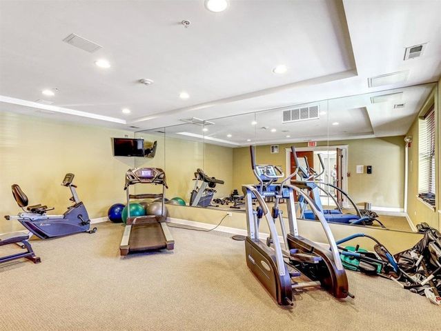 6436 ROOSEVELT Road 208, Oak Park, IL 60304