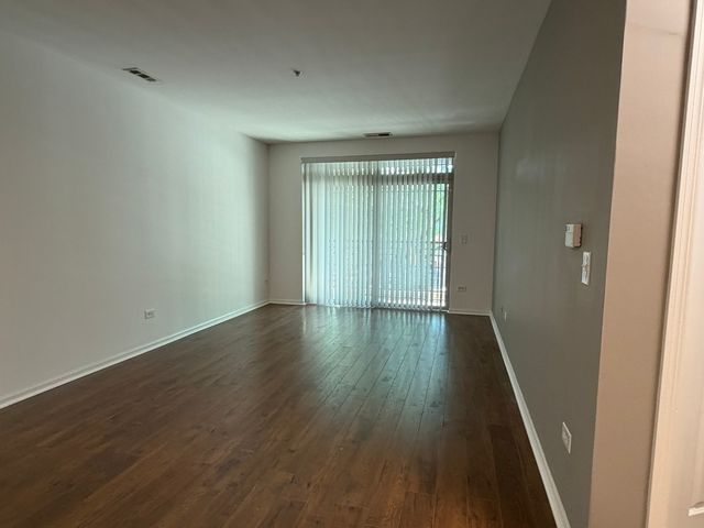 6436 ROOSEVELT Road 208, Oak Park, IL 60304