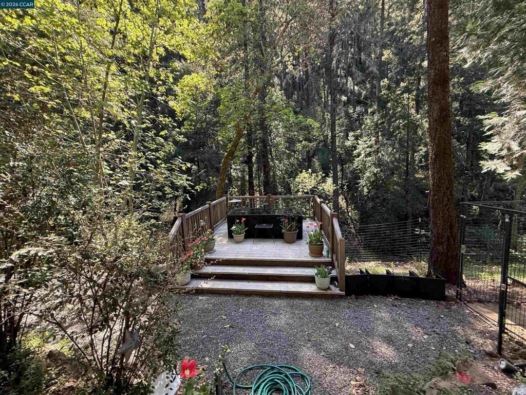 Image 13 of property listing at 5680 Dry Creek Rd, Napa, CA 94558