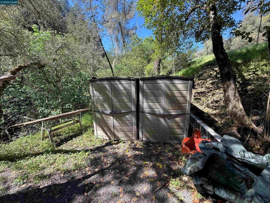 Image 14 of property listing at 5680 Dry Creek Rd, Napa, CA 94558