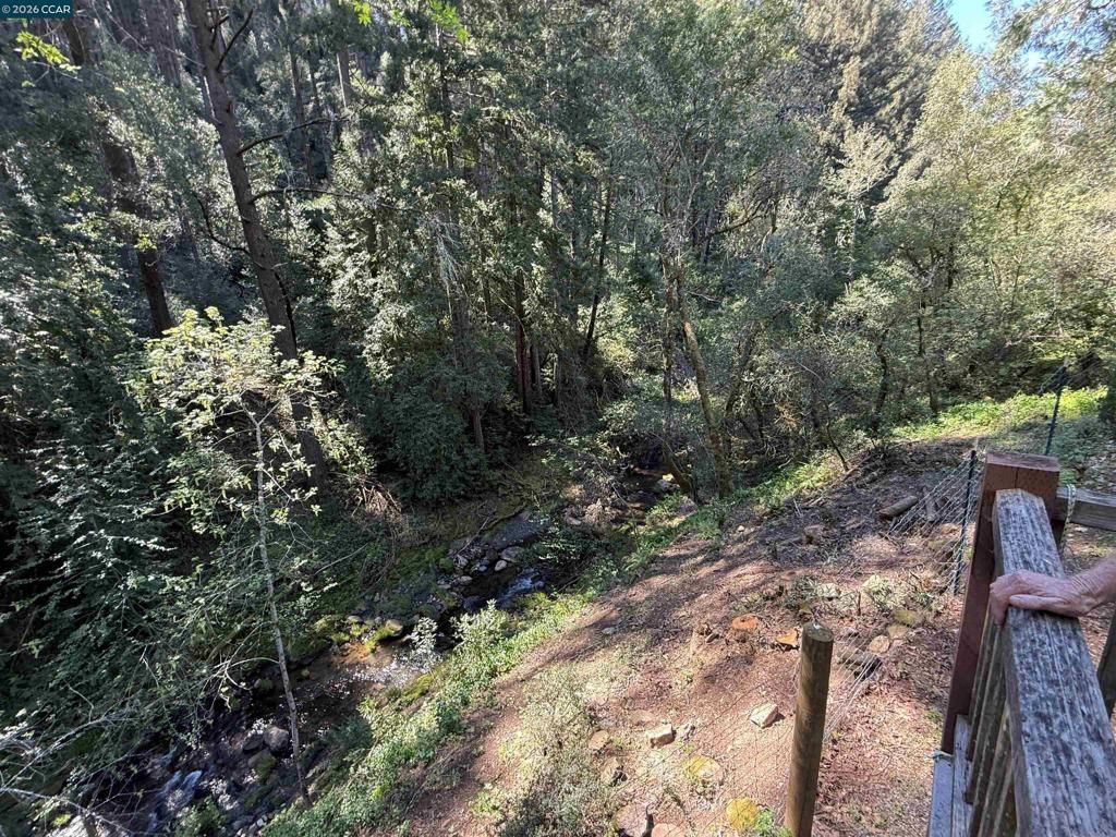 Image 17 of property listing at 5680 Dry Creek Rd, Napa, CA 94558