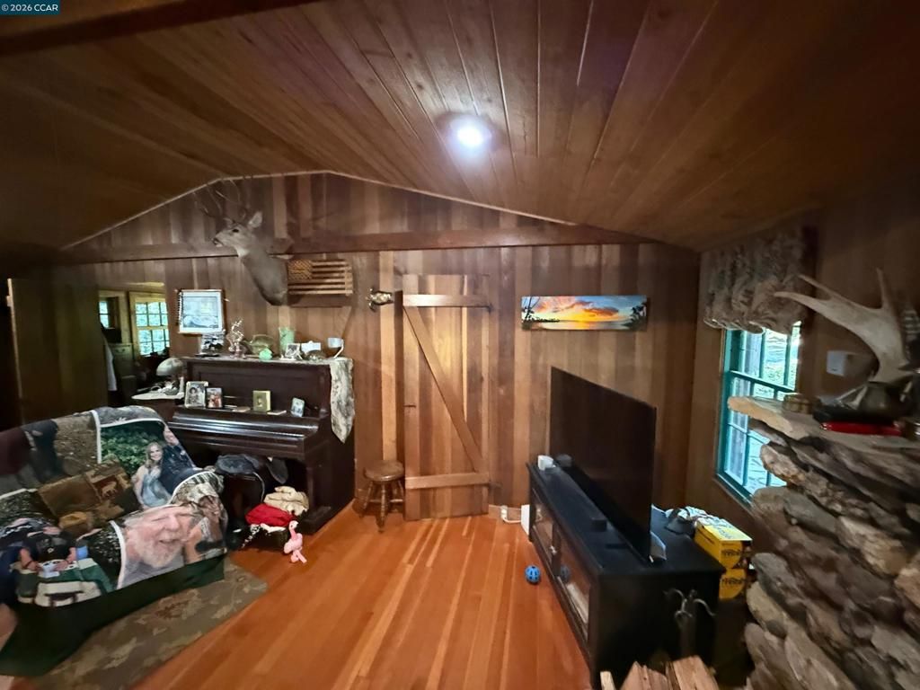 Image 28 of property listing at 5680 Dry Creek Rd, Napa, CA 94558