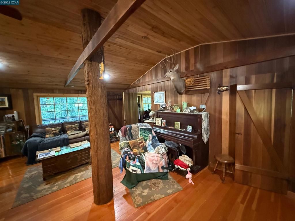 Image 3 of property listing at 5680 Dry Creek Rd, Napa, CA 94558