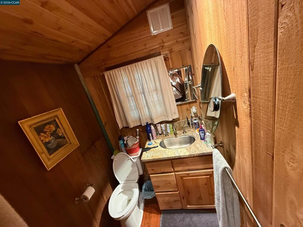 Image 33 of property listing at 5680 Dry Creek Rd, Napa, CA 94558