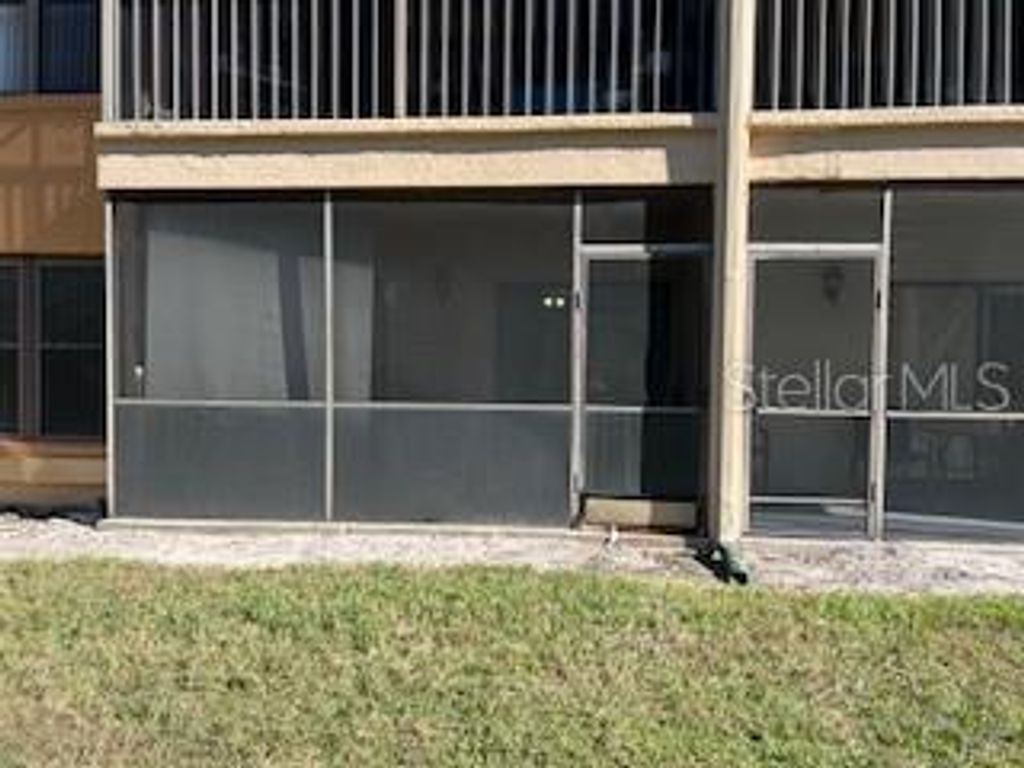 Image 15 of property listing at 7448 SUGAR BEND DRIVE 7448, Orlando, FL 32819