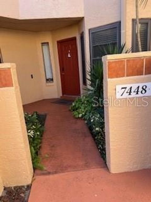 Image 3 of property listing at 7448 SUGAR BEND DRIVE 7448, Orlando, FL 32819