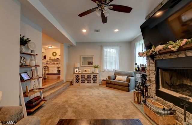 64 Grove St, Oakland Boro, NJ 07436