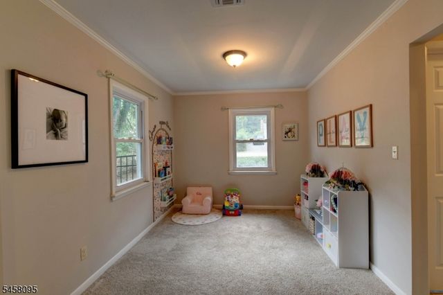 64 Grove St, Oakland Boro, NJ 07436