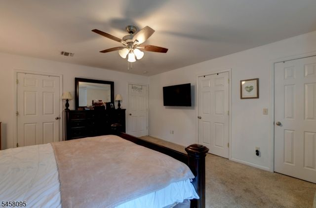 64 Grove St, Oakland Boro, NJ 07436