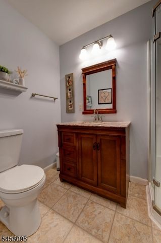 64 Grove St, Oakland Boro, NJ 07436