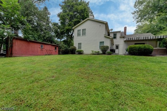 64 Grove St, Oakland Boro, NJ 07436