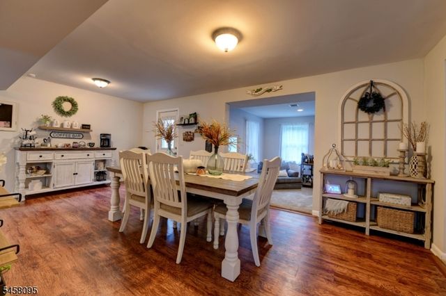 64 Grove St, Oakland Boro, NJ 07436