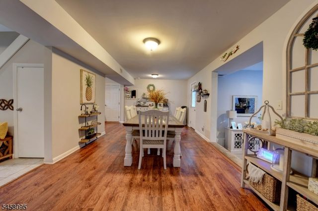 64 Grove St, Oakland Boro, NJ 07436