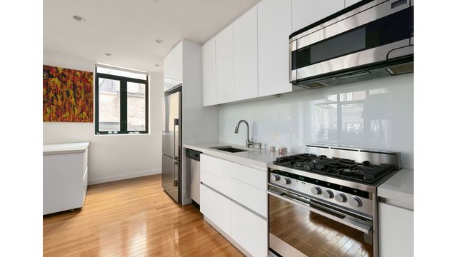 148 E 24th St Apt 10E, New York City, NY 10010