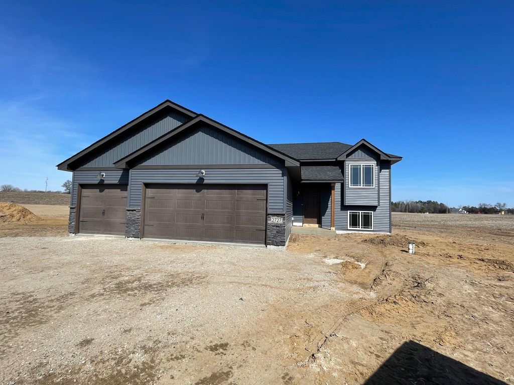 32755 Naples Street NE, Cambridge, MN 55008