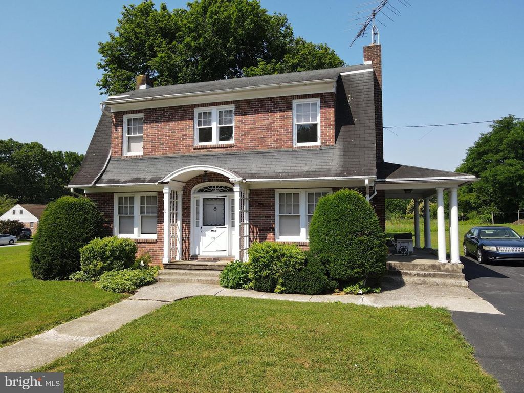 196 S BROAD ST, Hellam, PA 17406