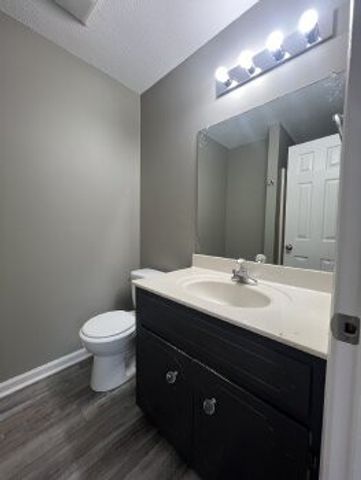 2303 Old Ashland City Rd, Clarksville, TN 37043