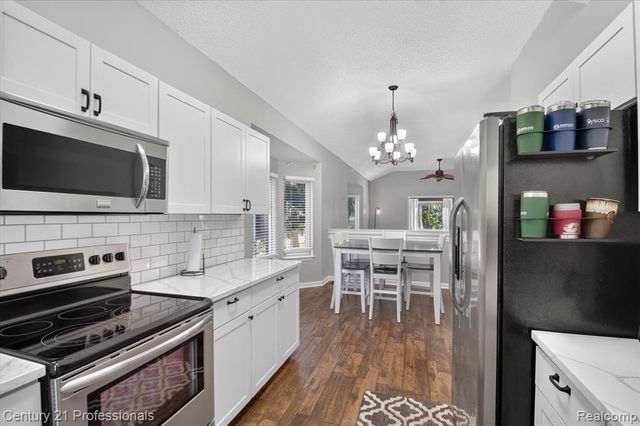 44409 James Court, Canton, MI 48188