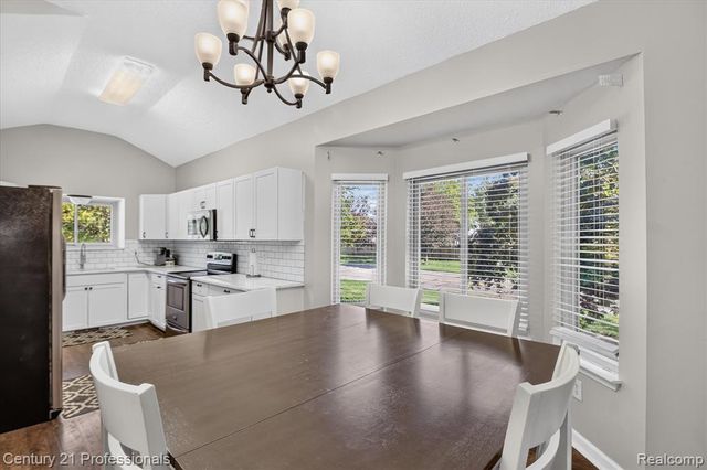 44409 James Court, Canton, MI 48188