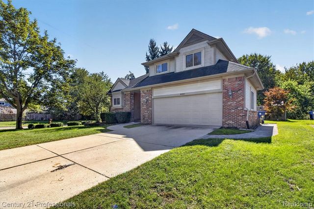 44409 James Court, Canton, MI 48188