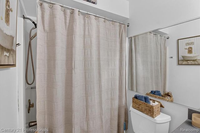 44409 James Court, Canton, MI 48188