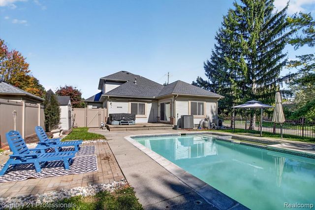 44409 James Court, Canton, MI 48188
