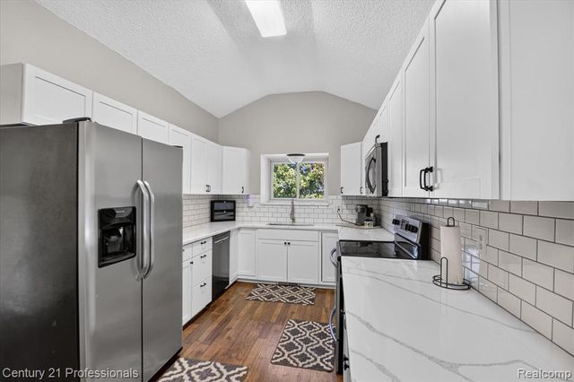44409 James Court, Canton, MI 48188