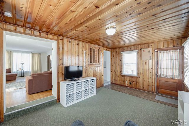 7328 Ravinia Drive, Pasadena Hills, MO 63121