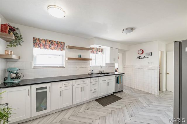 7328 Ravinia Drive, Pasadena Hills, MO 63121