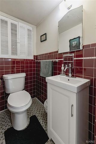 7328 Ravinia Drive, Pasadena Hills, MO 63121