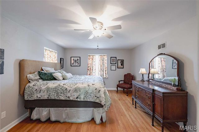 7328 Ravinia Drive, Pasadena Hills, MO 63121