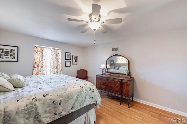 7328 Ravinia Drive, Pasadena Hills, MO 63121