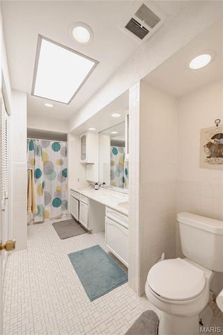 7328 Ravinia Drive, Pasadena Hills, MO 63121