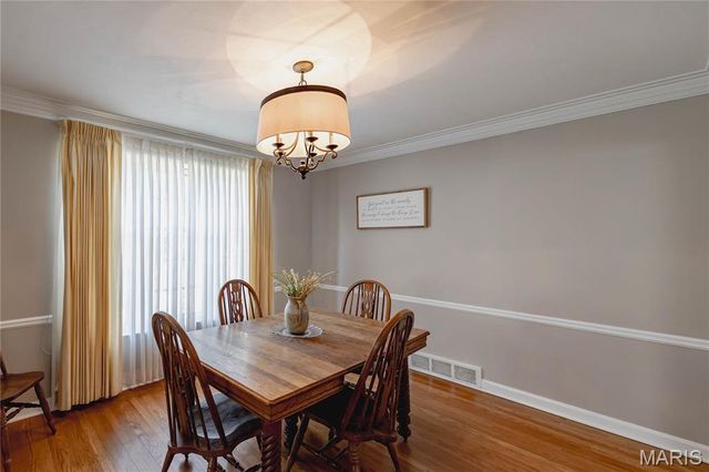 7328 Ravinia Drive, Pasadena Hills, MO 63121