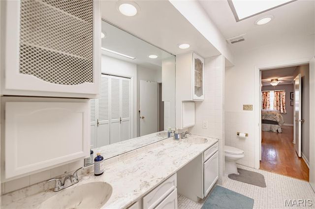 7328 Ravinia Drive, Pasadena Hills, MO 63121