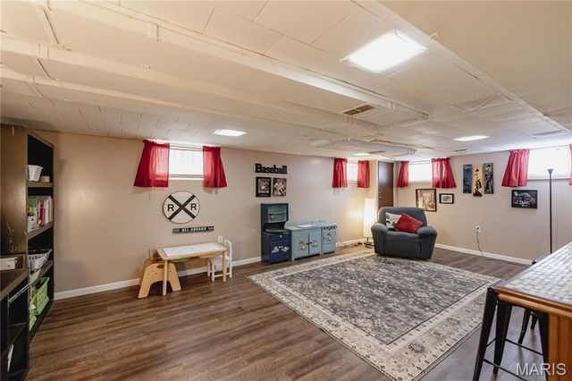 7328 Ravinia Drive, Pasadena Hills, MO 63121