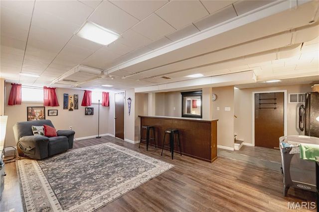 7328 Ravinia Drive, Pasadena Hills, MO 63121