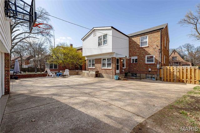 7328 Ravinia Drive, Pasadena Hills, MO 63121