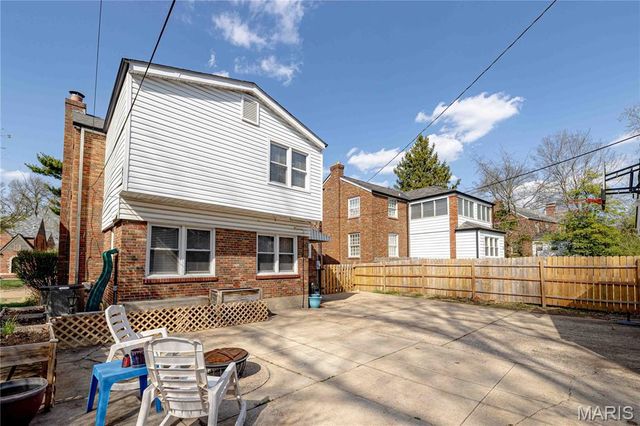 7328 Ravinia Drive, Pasadena Hills, MO 63121