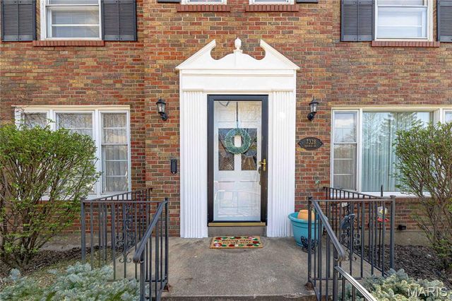 7328 Ravinia Drive, Pasadena Hills, MO 63121