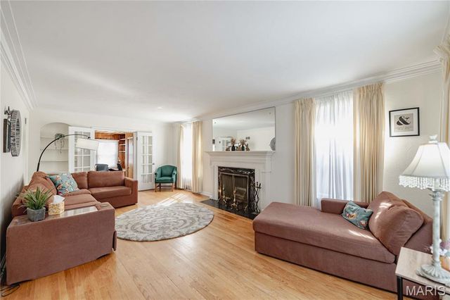 7328 Ravinia Drive, Pasadena Hills, MO 63121