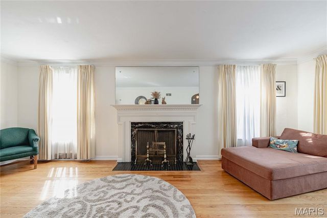 7328 Ravinia Drive, Pasadena Hills, MO 63121