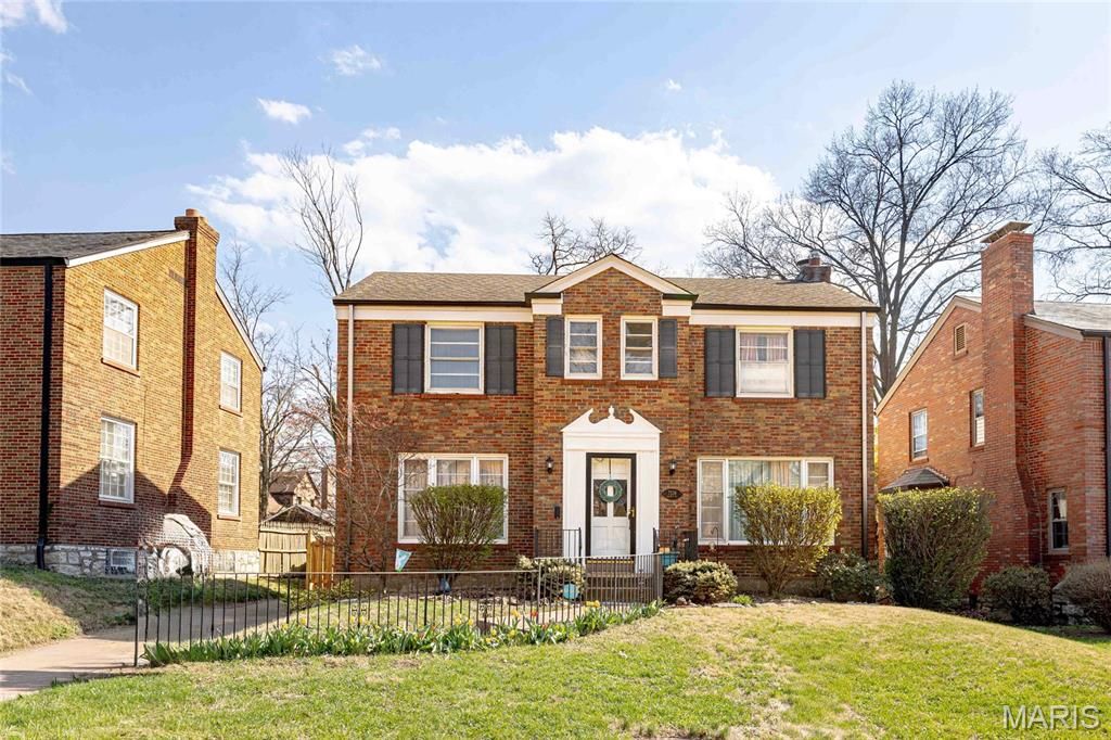 7328 Ravinia Drive, Pasadena Hills, MO 63121