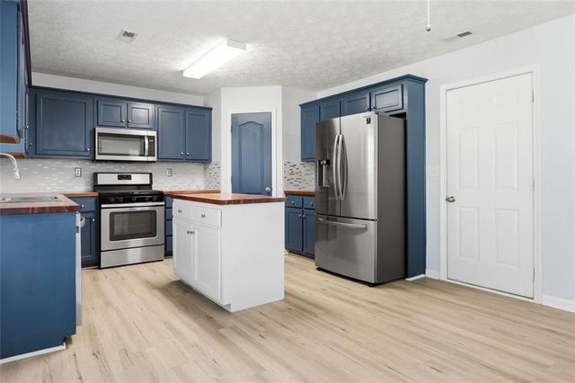 640 Howell Drive, Locust Grove, GA 30248