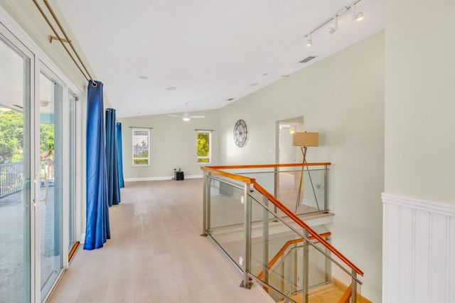 223 Treasure Harbor Drive, Plantation Key, FL 33036