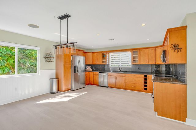 223 Treasure Harbor Drive, Plantation Key, FL 33036