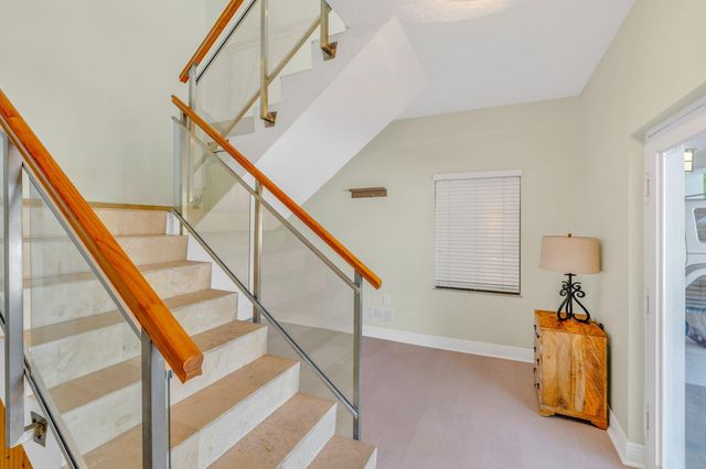 223 Treasure Harbor Drive, Plantation Key, FL 33036