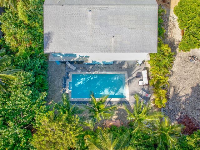 223 Treasure Harbor Drive, Plantation Key, FL 33036