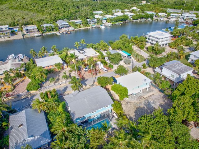 223 Treasure Harbor Drive, Plantation Key, FL 33036