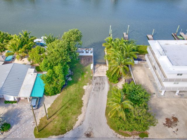 223 Treasure Harbor Drive, Plantation Key, FL 33036